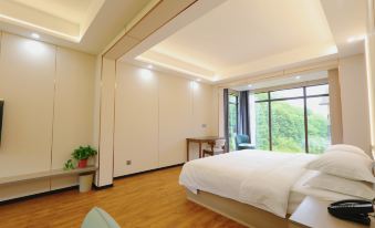 Shennongjia Linqi Shanshu Hotel