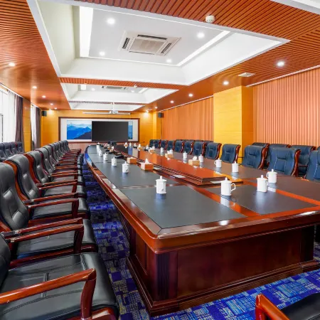 Yunlong Hotel