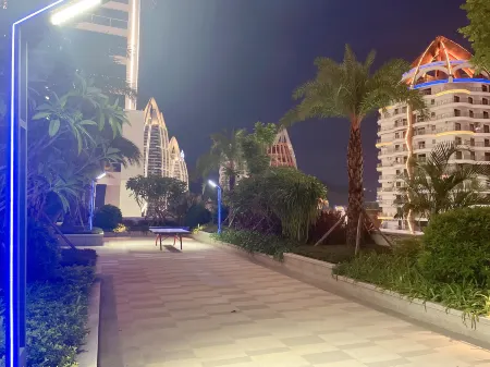 Xishuangbanna Yanlan Yisu (Gaozhuang Star Night Market)