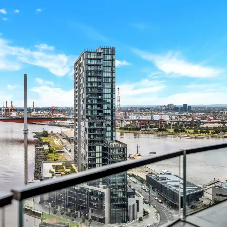Melbourne Lifestyle Apartments - Best Views on Collins