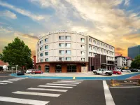 Yueweizhi · Rong Hotel (Baoding Wanbo Plaza & North Baobai Shopping Plaza Branch) - 3-Star