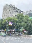 Siyuetian Hotel (Chengdu Niushikou Subway Station) Hotels in Jiuyan Bridge/Sichuan University Area