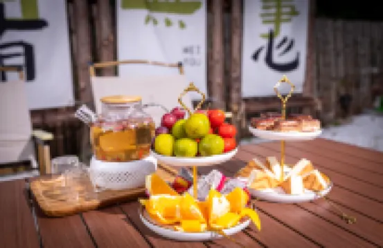 Under the Rose Tree · Garden Homestay (Reed Flute Rock Scenic Area)