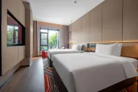 Radisson RED Xuzhou Yunlong Lake