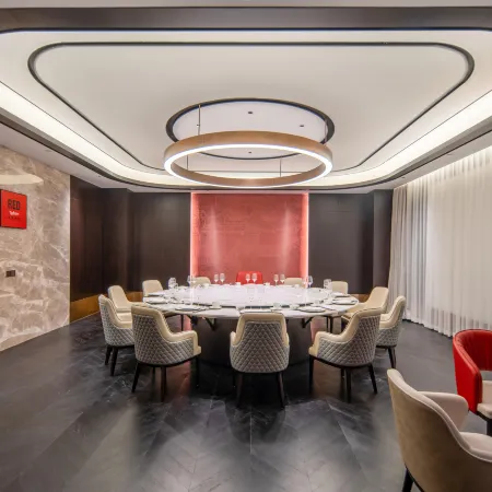Radisson RED Xuzhou Yunlong Lake