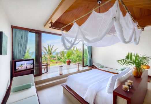 퓨전 리조트 캄라 수영장