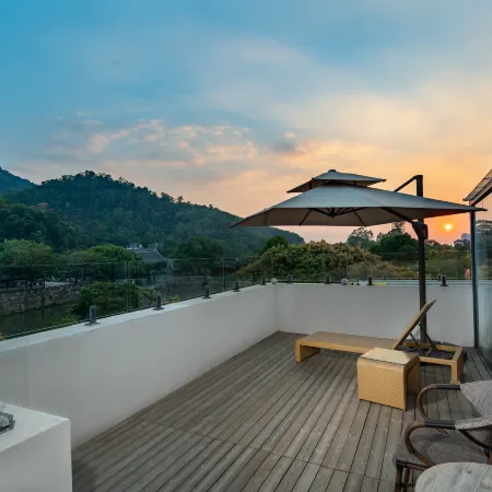 Zhongshan Yuejiangshan Homestay (Zhongshan South District Zhongshan Mansion Garden)