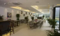 PARKYAH  INN - breakfast