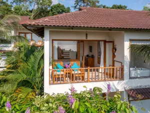 Camia Resort & Spa