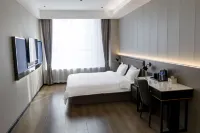 Zhuoran Preferred Hotel (Jinan CBD Vientiane City)
