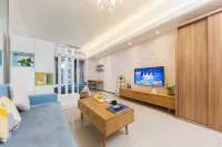 Haikou Bund Apartment (Yundong Library Qilou Old Street Branch)