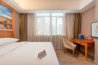 Vienna Hotel (Shenzhen North Railway Station Longsheng Subway Station) Hotellit kohteessa 