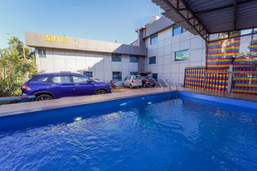 Silver Leef Hotel di Wai