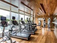 Hilton Garden Inn Bangkok Silom Отели рядом с достопримечательностью «Пирс Си-Пхрая»