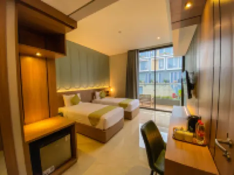 Facade Hotel by Azana