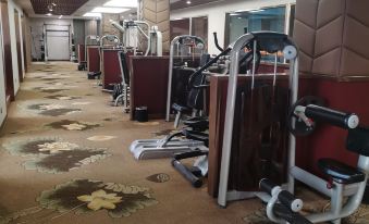 Huaxian Jinlong Business Hotel (Huayi High-speed Railway Station)