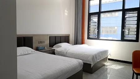 Huixian Hotel Отели рядом с достопримечательностью «Huayao Ancient Village»