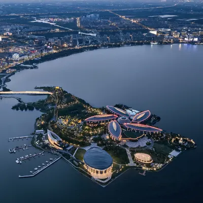 InterContinental Hotels SHANGHAI HARBOUR CITY by IHG Các khách sạn gần Dishui Lake