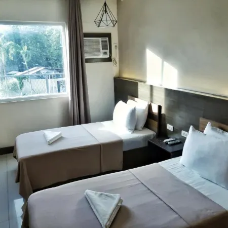 Leux Hotel Alona Panglao Отели рядом с достопримечательностью «Пляж Алона»