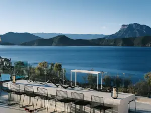 Lugu Lake Front Lake·Yueyao Lakeview Resort Hotel