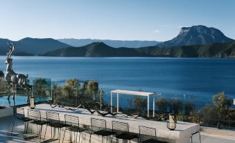 Lugu Lake Front Lake·Yueyao Lakeview Resort Hotel