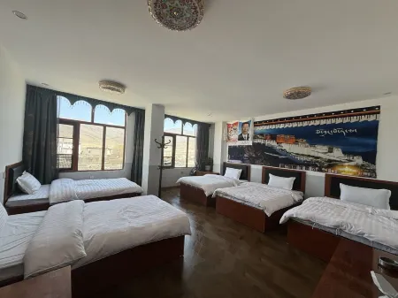 Notre Dame Yongsheng Fuoxi Station Отели рядом с достопримечательностью «Xueda Village»