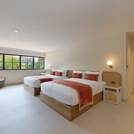 Anantasila Beach Resort Hua Hin Отели рядом с достопримечательностью «Суан Сон Прадипхат»