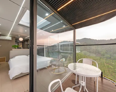 Chengde ai zai Cai yun ju shan gu mu Wu min su Hotels in Chengde County