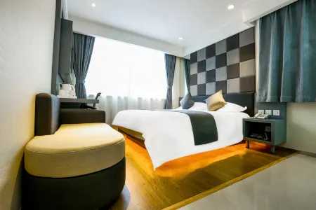 Zsmart Hotel (Shanghai West Nanjing Road Meilongzhen Plaza)