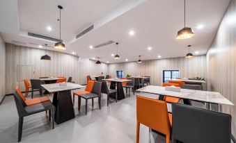 Longquan Shuicheng Hotel