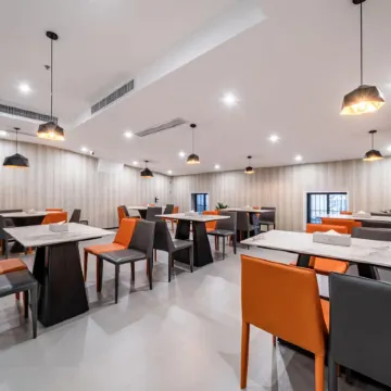 Longquan Water City Hotel (Yancheng Development Zone)