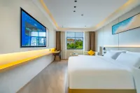 Zigui Park Hyatt Light Luxury Hotel Hotels near Jindian Commission Shop (Chen'an Apartment West)