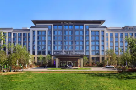 Wanda JIN Changchun International Movie metropolis Отели рядом с достопримечательностью «Yatai New City Hotel - Swimming Pool»