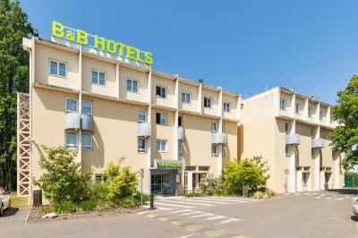 B&B HOTEL Lyon Eurexpo Bron Отели рядом с достопримечательностью «Mairie de Bron»