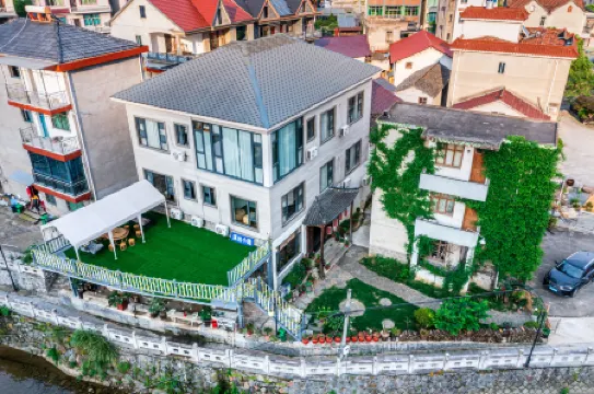 Xiaoyin Yunqi Meisu by the Creek Отели рядом с достопримечательностью «Huxiaoxia Riptide Adventure»