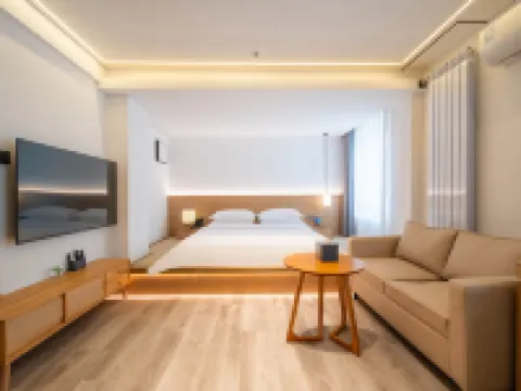 Ruixuan Apartment (Qingdao Taidong Pedestrian Street Beer Street Branch) Hotels in Qingdao