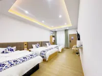 Turpan Momingpinju Homestay (Grape Valley Scenic Area Qingwa Lane)