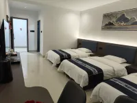 Chongzuo Huayi Homestay