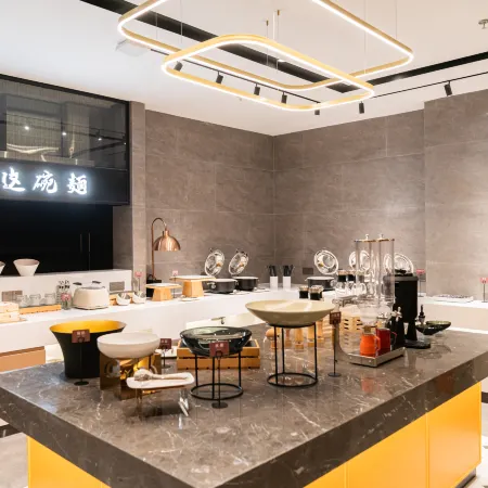 Homeinn Plus Hotel (Jiujiang Railway Station Station Front Square)