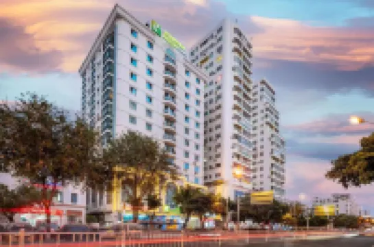 ฮอลิเดย์ อินน์ เอ็กซ์เพรส ซานยาเบย์ โรงแรมใน