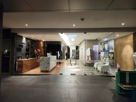 My Misto Homestay, Riverson Soho Отели рядом с достопримечательностью «The Peak Condominium»