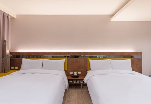 체크 인 타이중 칭하이