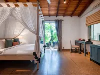 Wallawwa Hotels in Gampaha