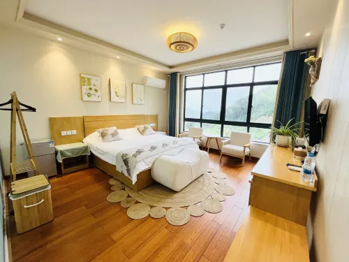 Qianshan Guiyuan Tianju Hotel