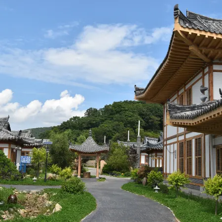 Qingfeng·Banshe Smart Folk Hotel(Chaoxianzu Folk-custom Garden)