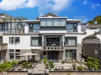 Cloud Cutter Hôtels à proximité de : Celestial Residence