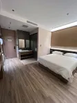 Lanjing Luxury Enjoyment Hotel (Longsha Night Market Department Store)