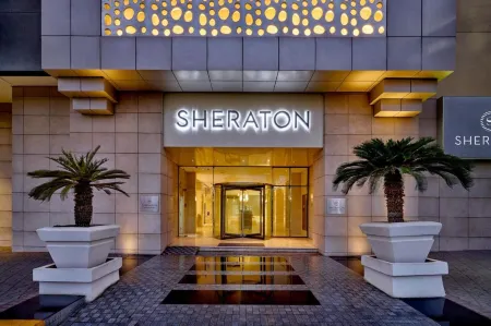 Sheraton Cairo Hotel & Casino Отели рядом с достопримечательностью «Мечеть аль-Акмар»