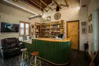 Floral Hotel·Ji 'er Station | Yuanzhu Homestay - bar