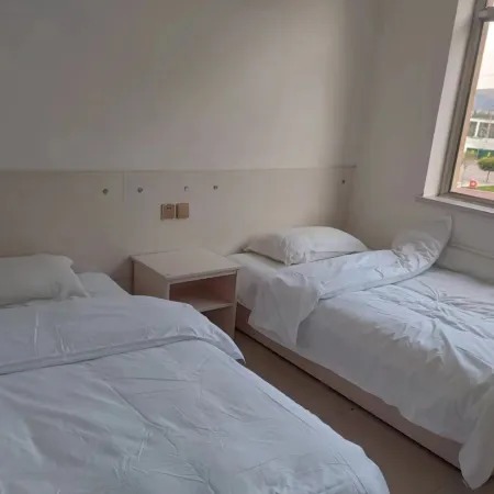 Meifeng Homestay (Luyashan Scenic Area)